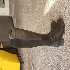 Kenneth Cole black leather boots